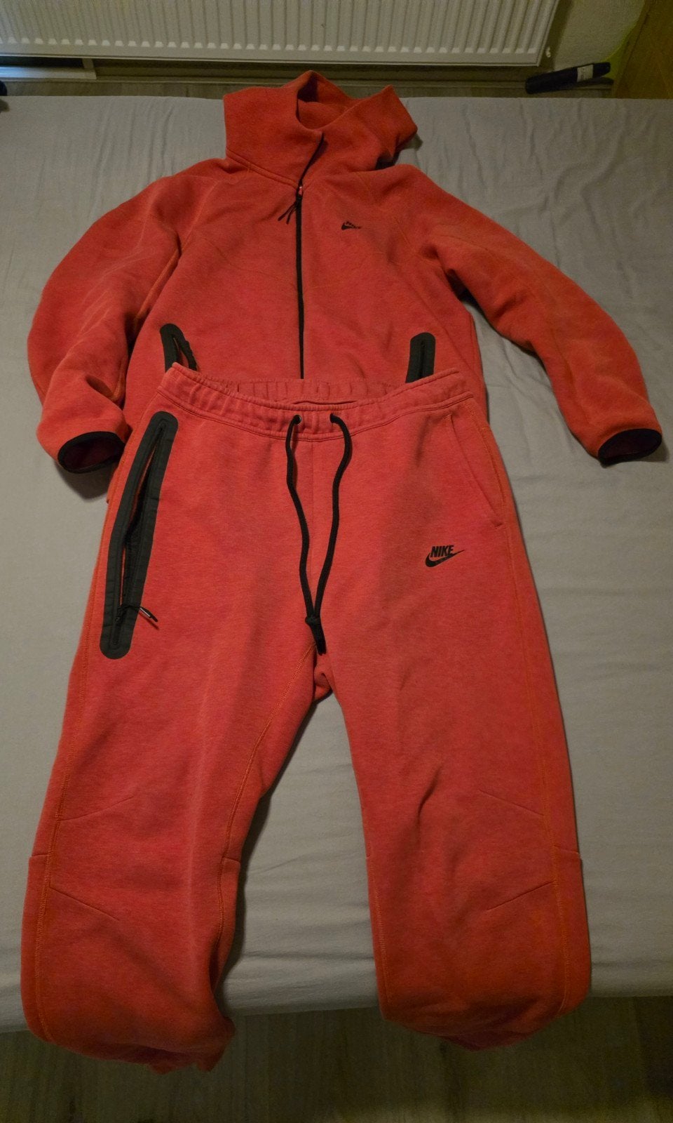 Nike Tech Fleece Trainingspak - xl Rood, Ophalen, Nike, Maat 56/58 (XL), Zo goed als nieuw