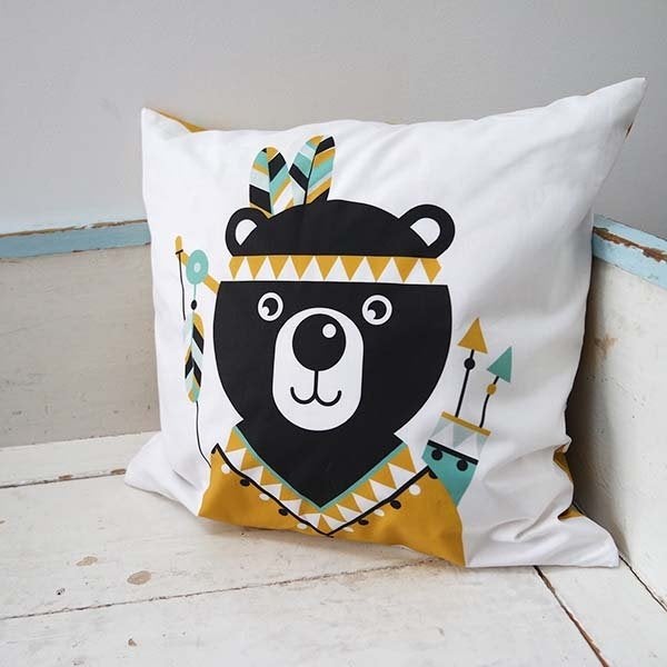 Kinderkussen Sierkussen Kussen Indiaan Beer Oker ANNIdesign, Info@annidesign.nl, Nieuw, Ophalen of Verzenden, Hans Andreussingel 15 2652 GA Berkel en Rodenrijs