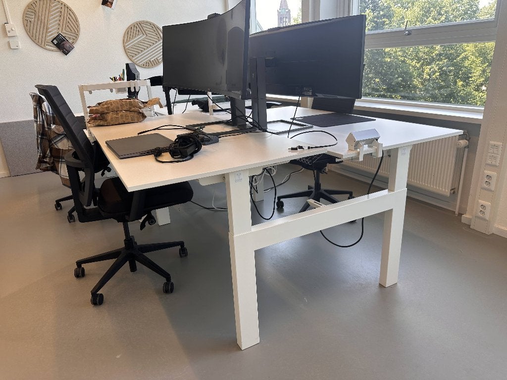 Vepa handmatig verstelbare bureaus + 4 bureaustoelen, Werkplek, Ophalen, Gebruikt, Bureau