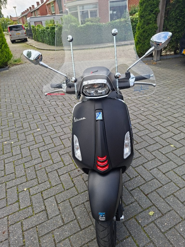 Vespa sprint scooter slechts 134 km, Ophalen, Zo goed als nieuw, Benzine