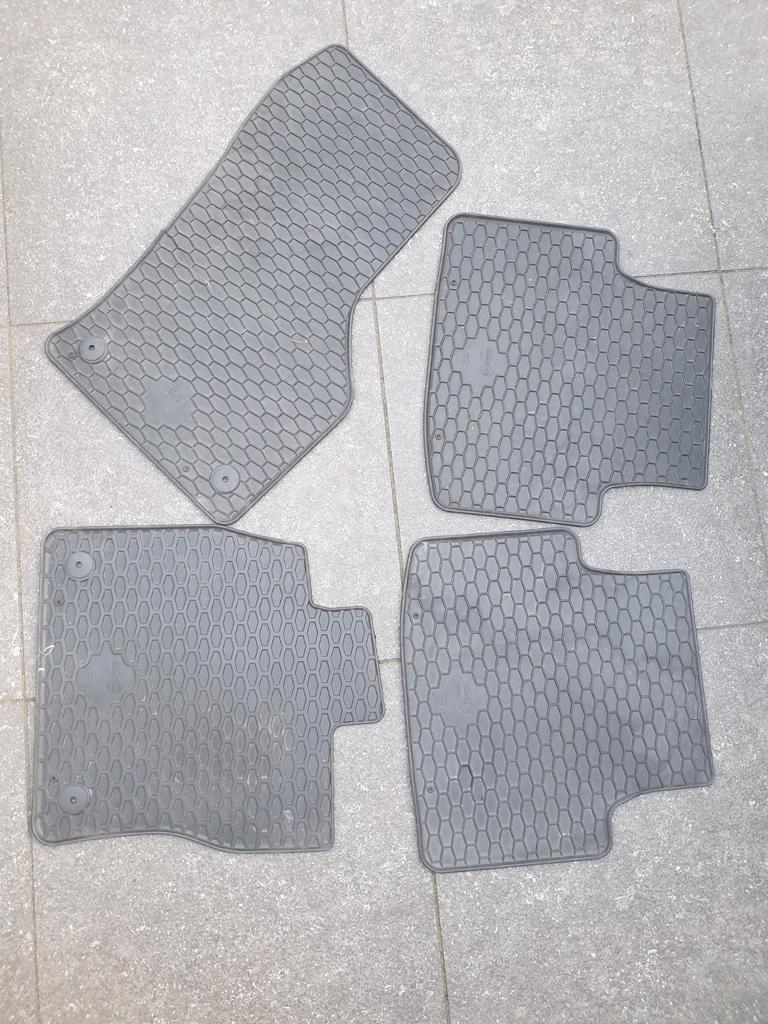 Mooie set rubberen automatten VW Passat, Ophalen of Verzenden