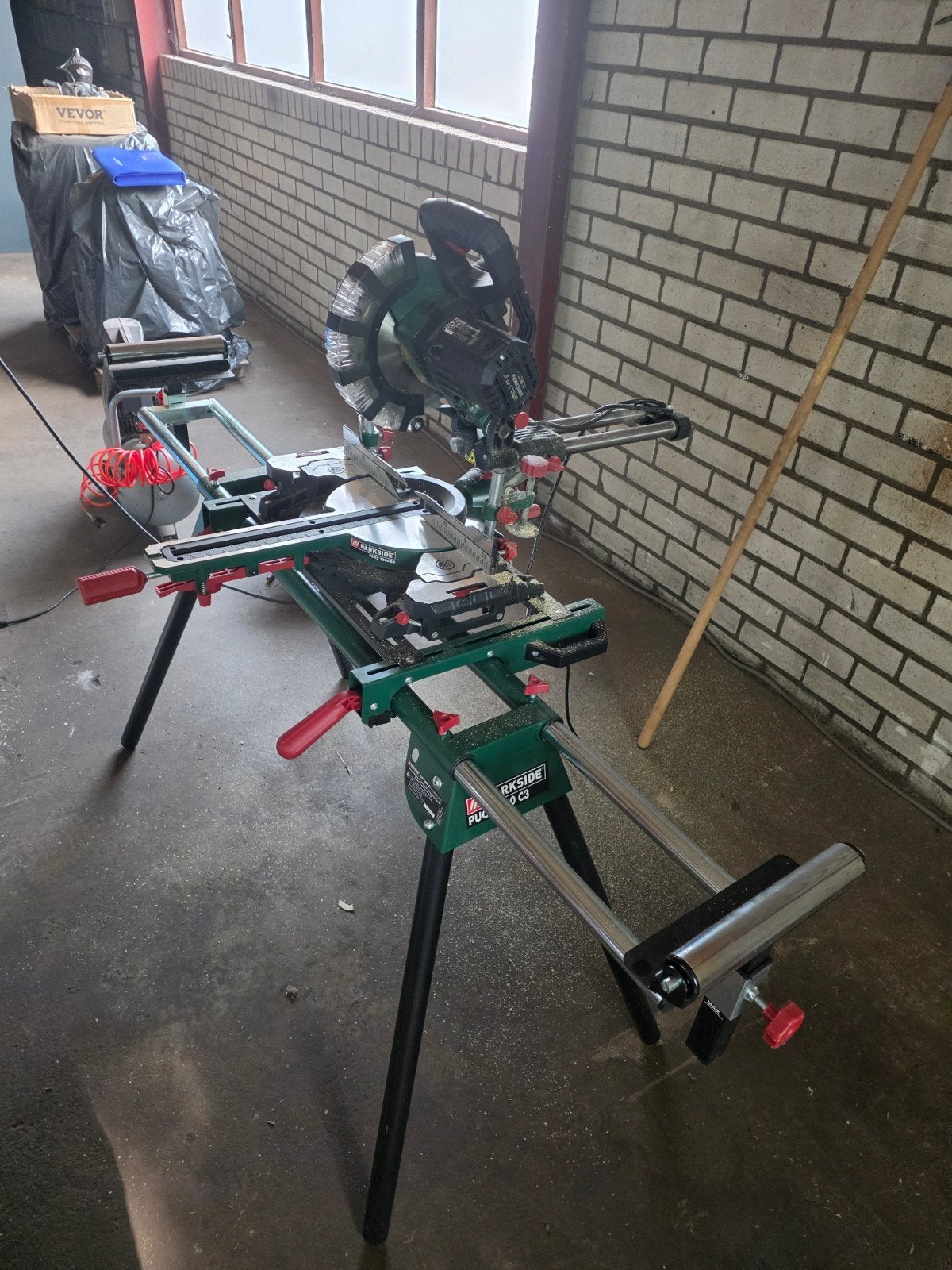 Parkside Kap- en verstekzaag - Zo goed als nieuw, Ophalen, 70 mm of meer, Afkortzaag, 1200 watt of meer