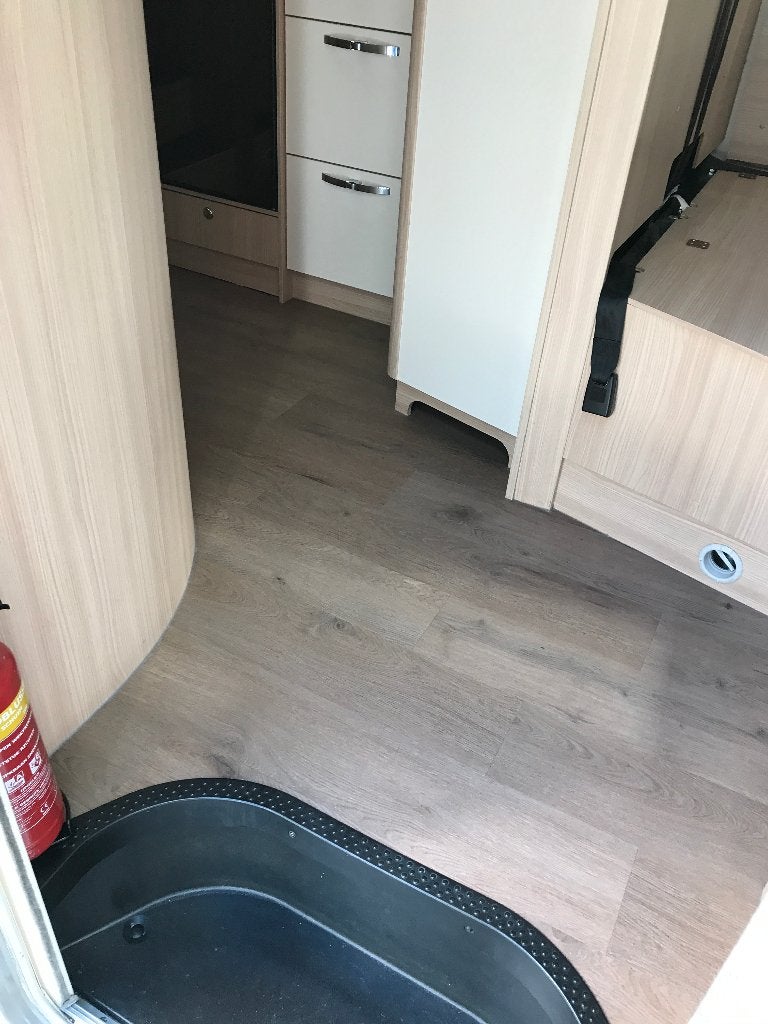 Vloerreparatie bij Campers ( Burstner, Hymer, Knaus, Etc. ), Interieur