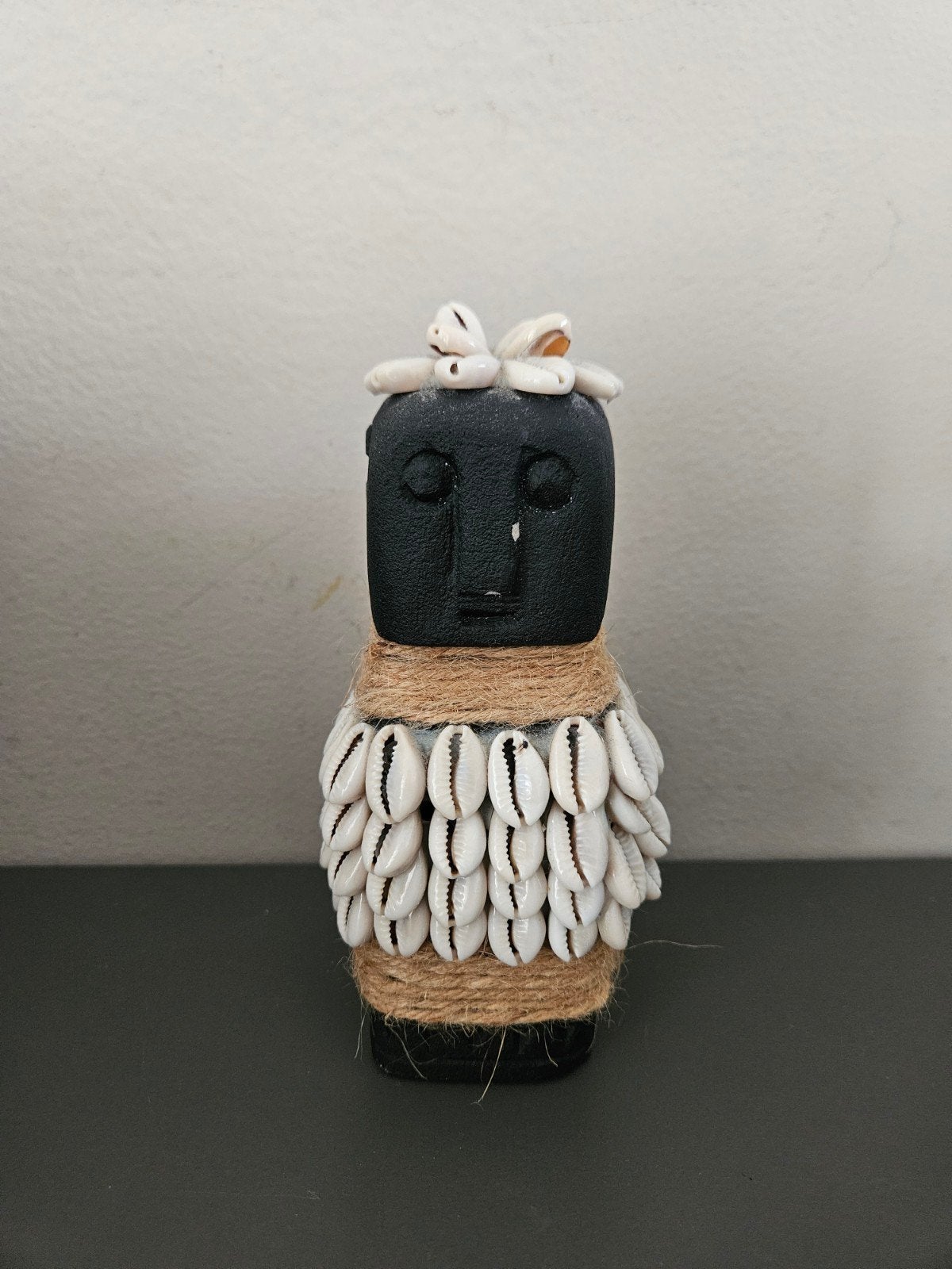 Indonesisch beeldje van steen, Huis en Inrichting, Zwart, Overige stijlen, Nieuw, Ophalen of Verzenden