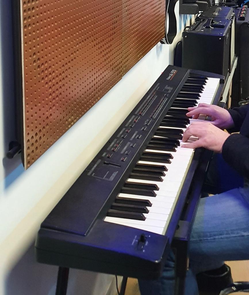 Roland A-33 MIDI-keyboard controller – 76 toetsen, Muziek en Instrumenten, Midi-apparatuur, Gebruikt, Ophalen
