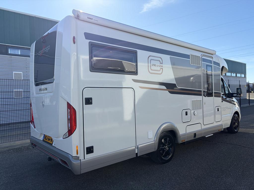 Carthago CHIC C-LINE T 4.9 LE Mercedes Aut 2000km Levelsyste, Caravans en Kamperen, Campers, Automaat, 7 tot 8 meter, Diesel, Carthago