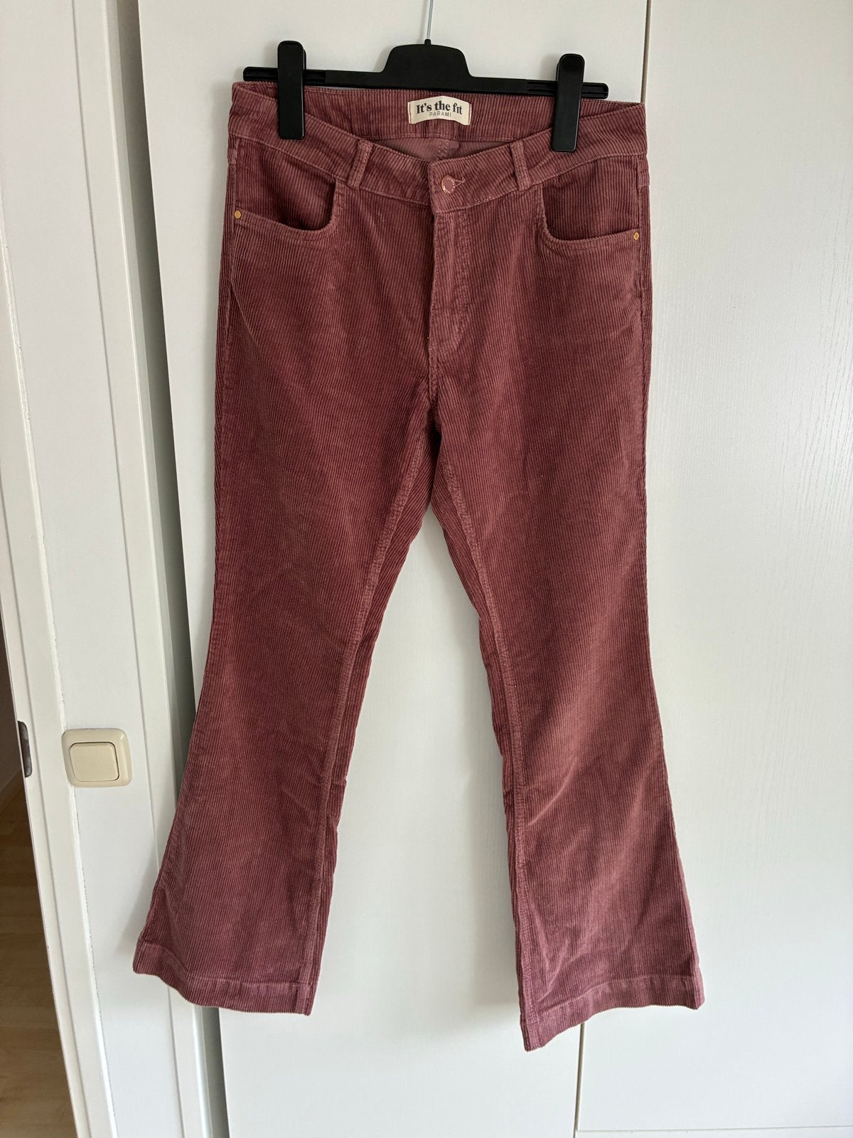 Mooie Paramí flared corduroy broek 42/44 (L) mauve, Kleding | Dames, Paars, Maat 42/44 (L), Ophalen of Verzenden, Zo goed als nieuw