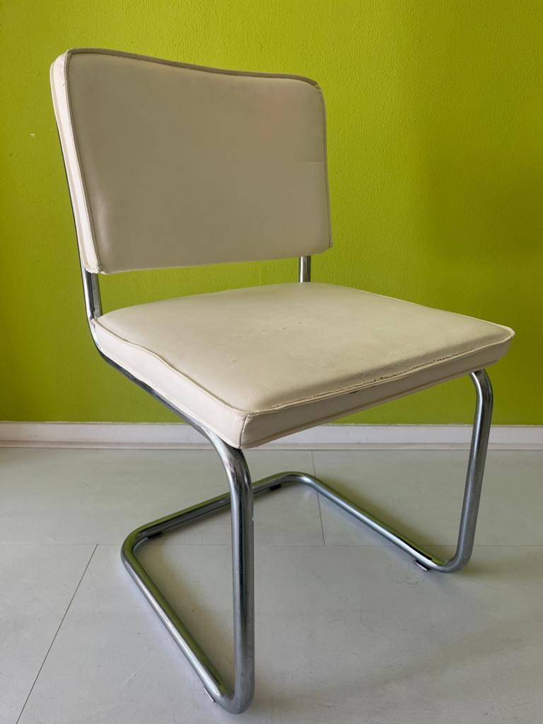 Retrostoel Sevilla van gebroken wit kunstleer, Huis en Inrichting, Stoelen, Ophalen, Overige materialen, Wit, Zo goed als nieuw