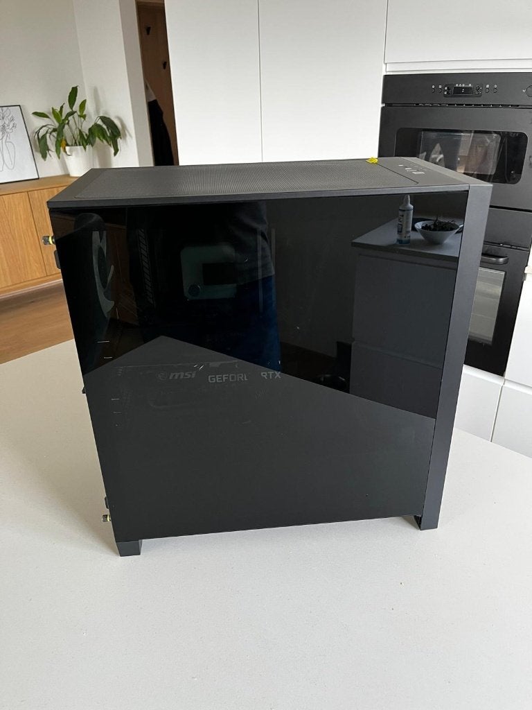 Foto 2 van Gaming pc:RTX3060 8gb/Ryzen 5 5600G/32gb rgb ram