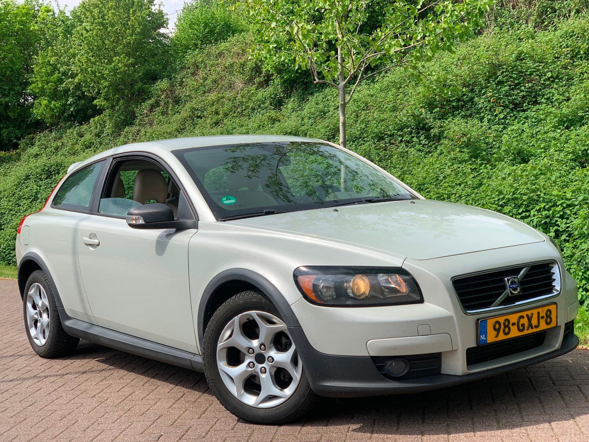 Volvo C30 1.6D CLIMA LEDER TREKHAAK LM-VELGEN!, Auto's, Volvo, Voorwielaandrijving, Gebruikt, 1264 kg, 4 stoelen