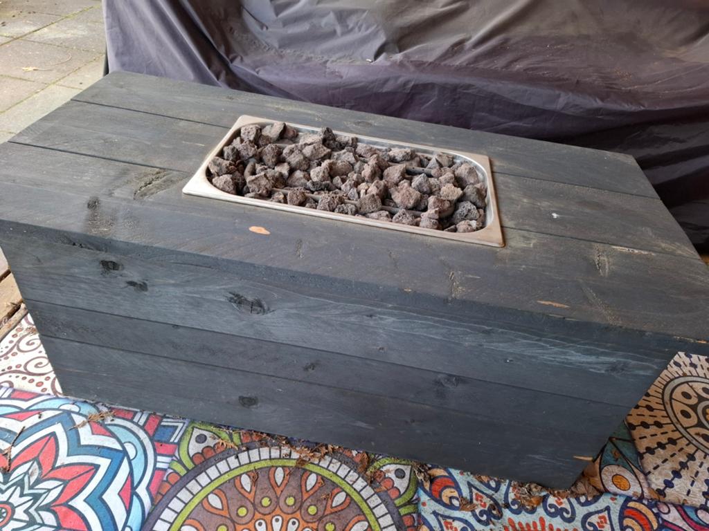Zwarte vuurtafel / vuurkorf (zonder gasfles), Ophalen