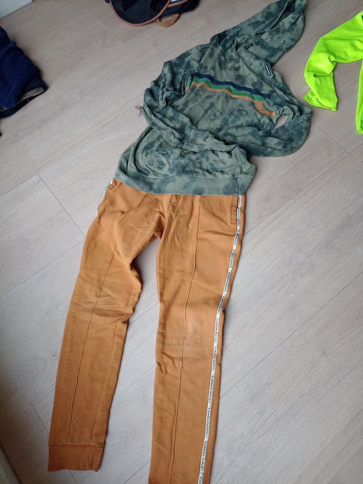 Leuk setje broek en trui, Ophalen of Verzenden, Zo goed als nieuw