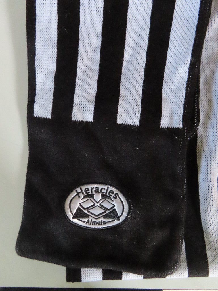 Voetbalsjaal Heracles Almelo, Verzenden, Zo goed als nieuw, Overige binnenlandse clubs, Vaantje of Sjaal