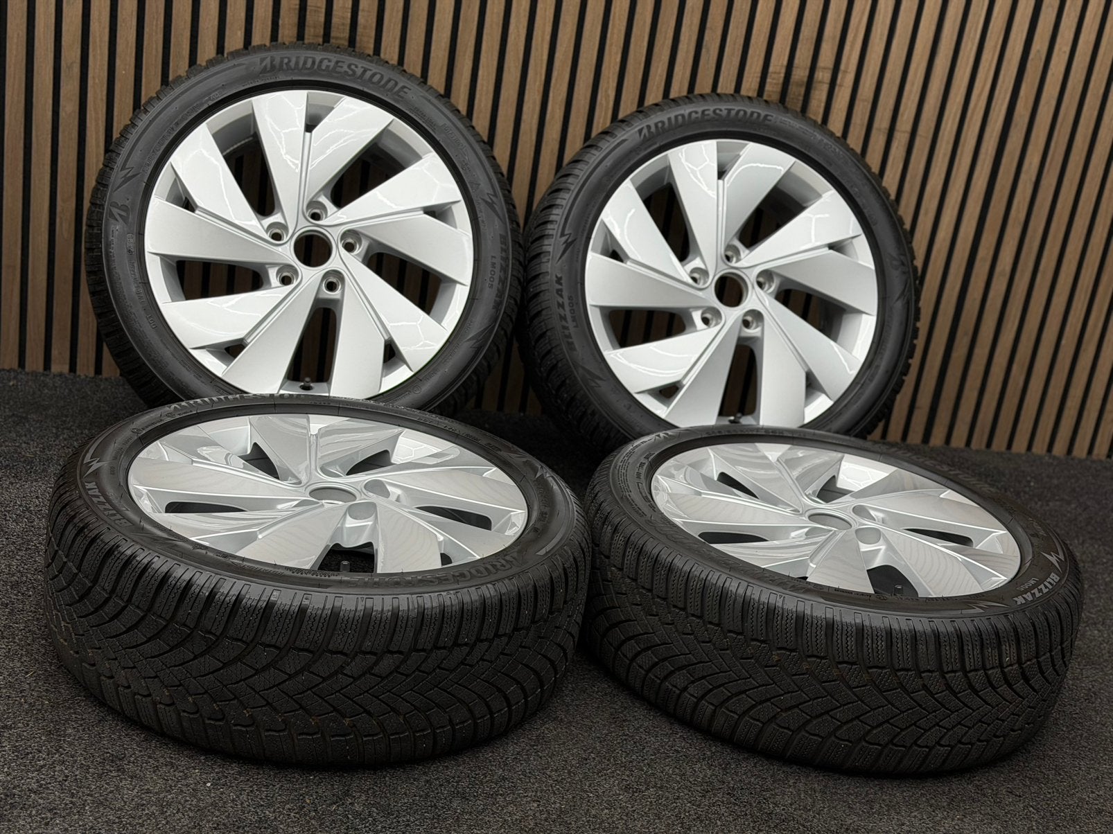 ZGAN! Originele 17 inch VW Golf Belmont Bridgestone AO 2025, Auto-onderdelen, Banden en Velgen, Ophalen, ., Banden en Velgen, 17 inch