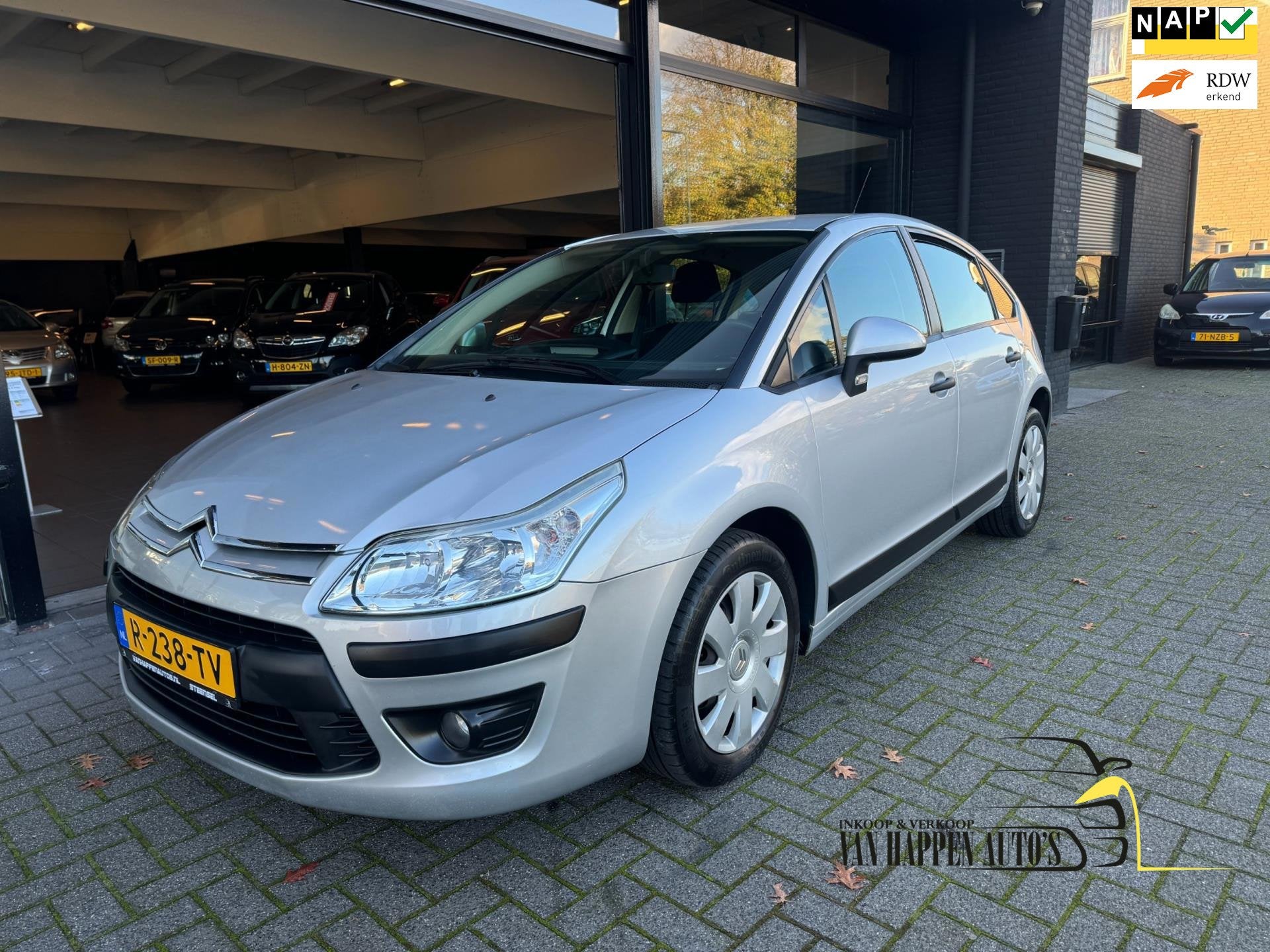 Citroen C4 Citroen C4 1.4 16V Prestige AIRCO, Voorwielaandrijving, 4 cilinders, Handgeschakeld, Emergency brake assist