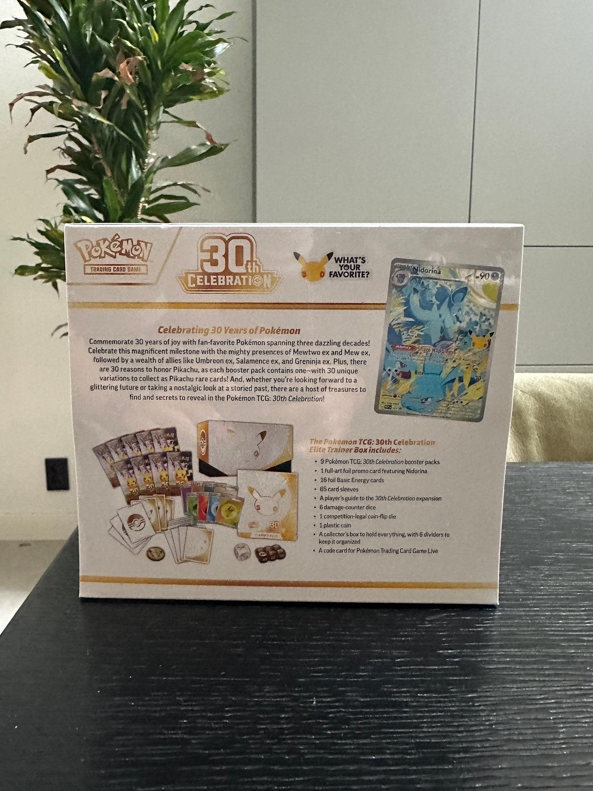 Foto 3 van Pokémon TCG: 30th Celebration Elite Trainer Box