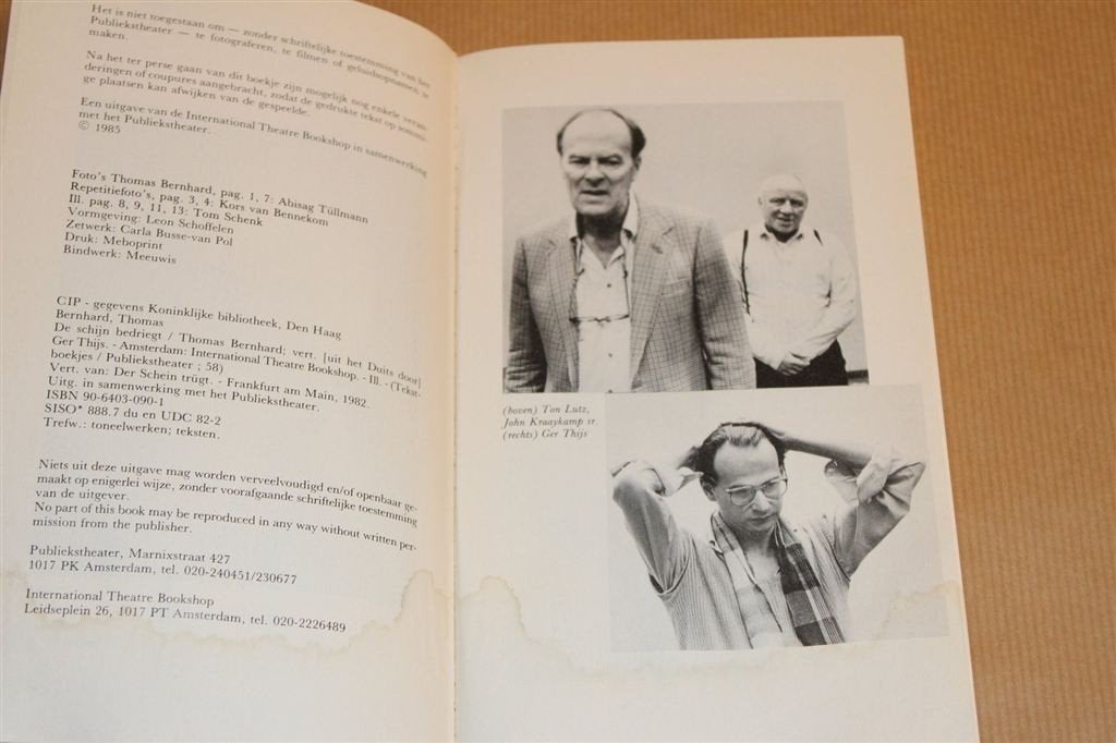 Schijn Bedriegt — Toneelstuk van Thomas Bernhard, Ophalen of Verzenden, Gelezen, Cabaret