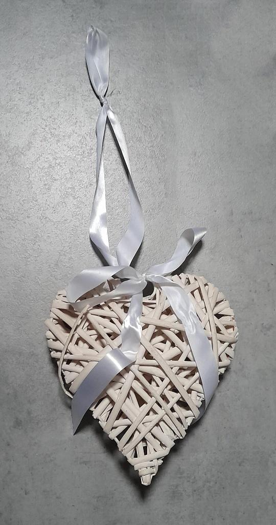 NIEUW rieten HART, wit satijnen strik / lint. 21 x 21,5 cm, Ophalen of Verzenden, Nieuw, Wit