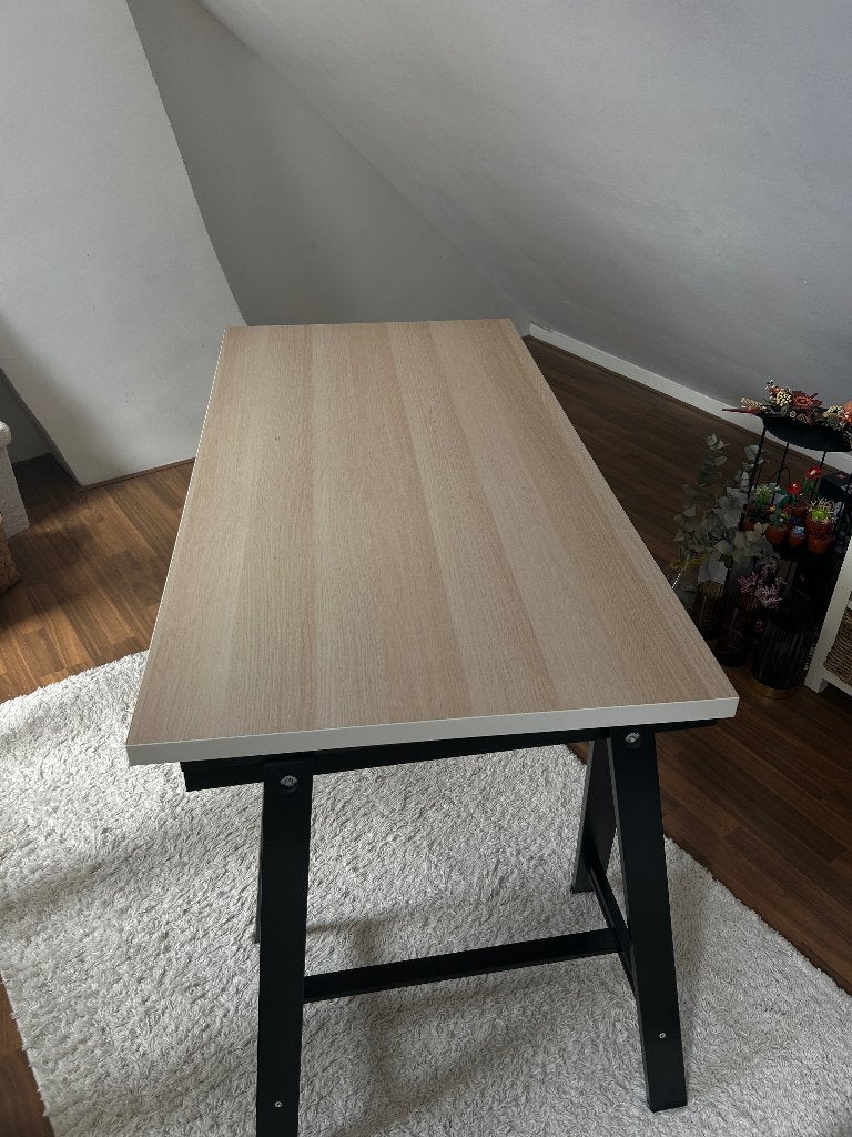 Tafel with seperated ,,legs”, Ophalen, Vierkant, 50 tot 100 cm, Zo goed als nieuw