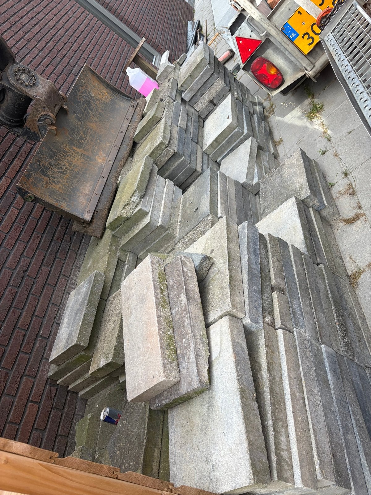 Gratis tegels voor tuin of oprit, Doe-het-zelf en Verbouw, Tegels, Ophalen, Overige materialen, Gebruikt, 20 tot 40 cm
