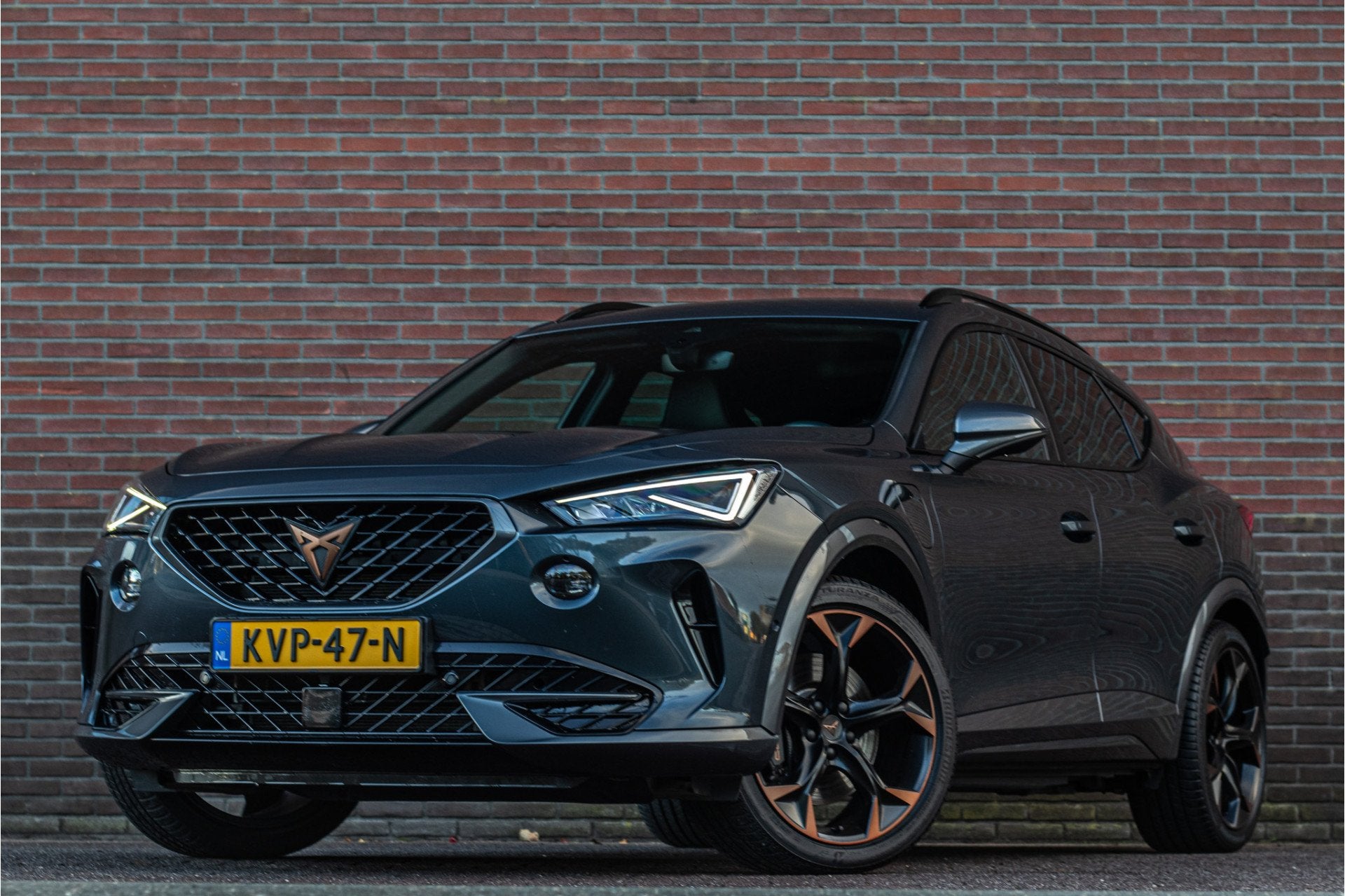 CUPRA Formentor 1.4 e-Hybrid 245pk VZ, Trekhaak, Stoel & Stu, Auto's, Gebruikt, 4 cilinders, Formentor, Leder en Stof