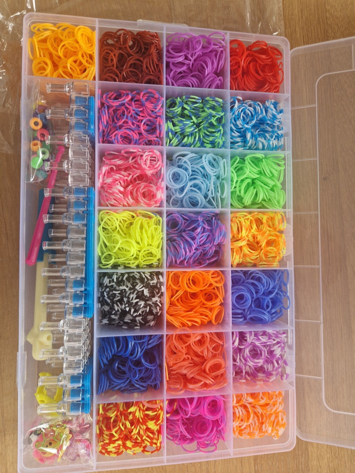 Grote Loom Bands Knutselset - Compleet met Accessoires, Nieuw, Meerkleurig, Ophalen of Verzenden, Kunststof