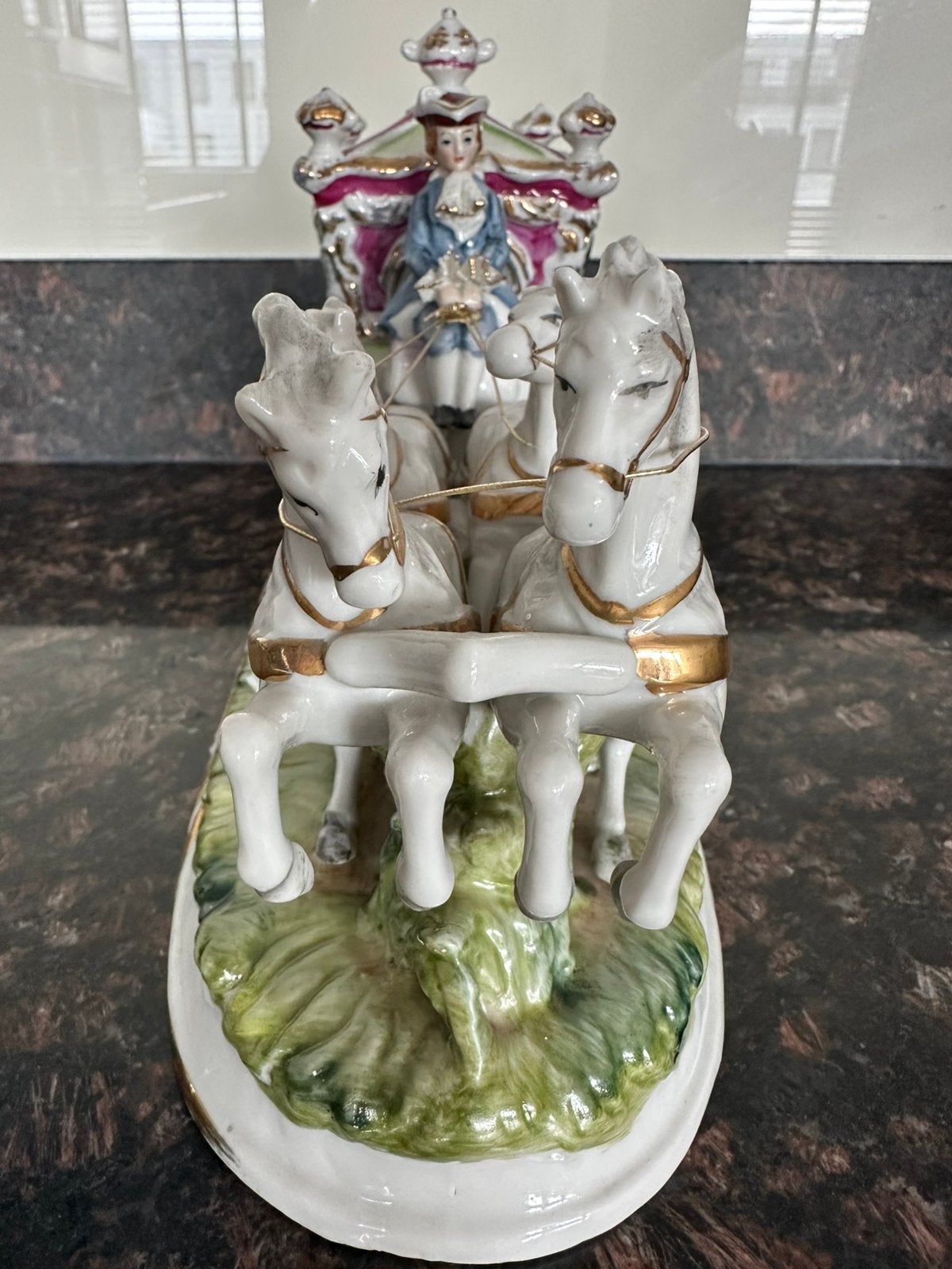 Capodimonte Porselein beeld ( Pacelli ) koetsier en Madam, Ophalen