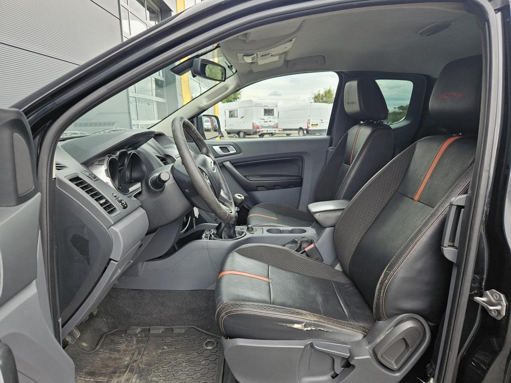 Ford Ranger 3.2 TDCi Wildtrak Super Cab Stoere 4 x 4, Auto's, Ford, 2103 kg, Euro 5, Zwart, Bedrijf