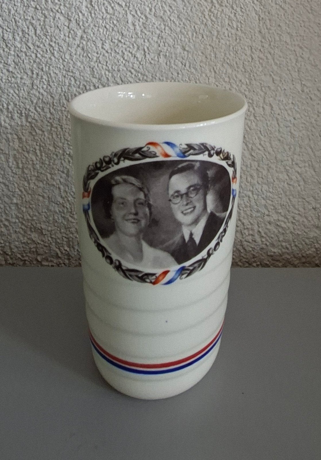 Bekers Juliana en Bernhard, Ophalen, Zo goed als nieuw, Servies
