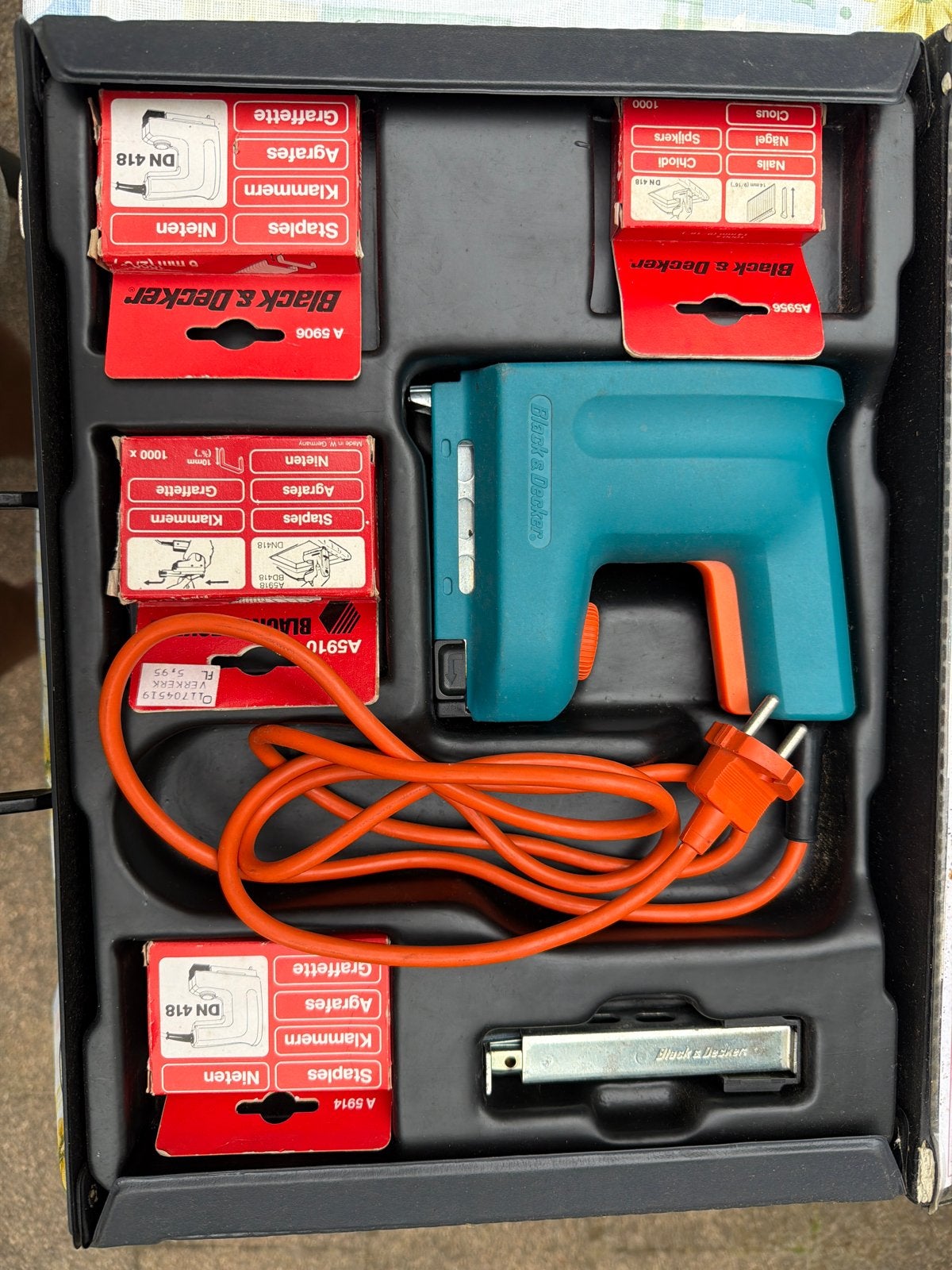 Black & Decker elektrische tacker DN 418 met toebehoren, Ophalen, Gebruikt