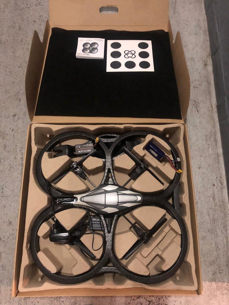 Parrot AR.Drone 2.0 Elite Edition - Zo goed als nieuw, Cameradrone, Minder dan 100 meter, 15 tot 30 minuten, Zo goed als nieuw