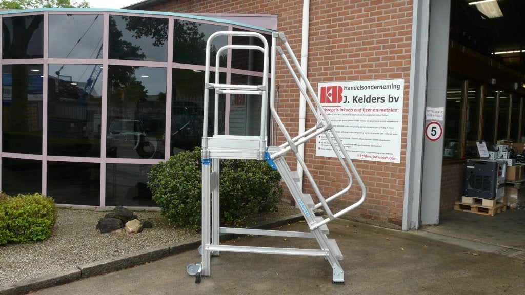 Platformtrap verrijdbaar 5 trede merk Zarges, Ophalen, Nieuw