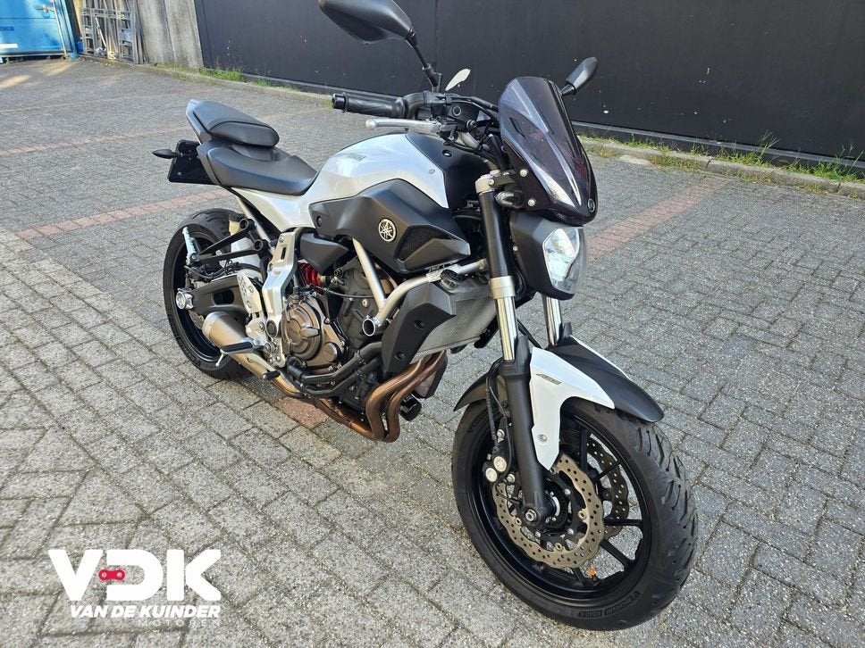 YAMAHA MT 07 ABS (bj 2015) 15,673 km, Motoren, Motoren | Yamaha, 2 cilinders, Motorrijbewijs A, Bedrijf, Onbekend