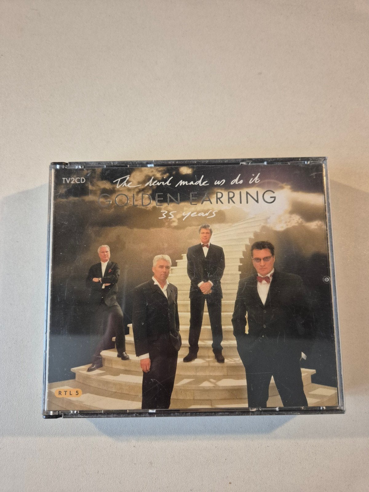 2CD Golden Earring-35 Years.....The devil made us do it, Ophalen of Verzenden, Zo goed als nieuw, Poprock