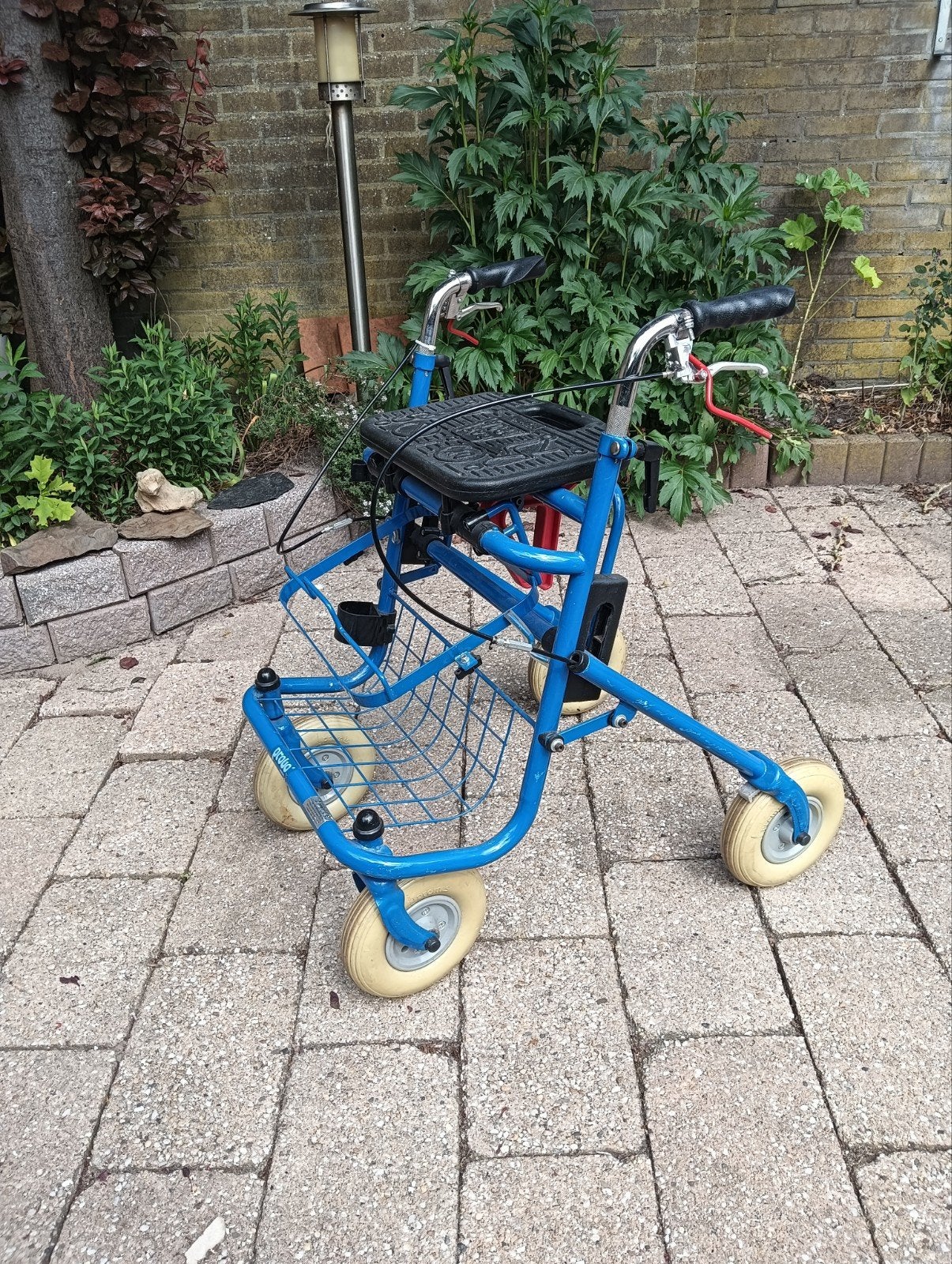 Probo rollator met zitje en mandje, Ophalen, Gebruikt