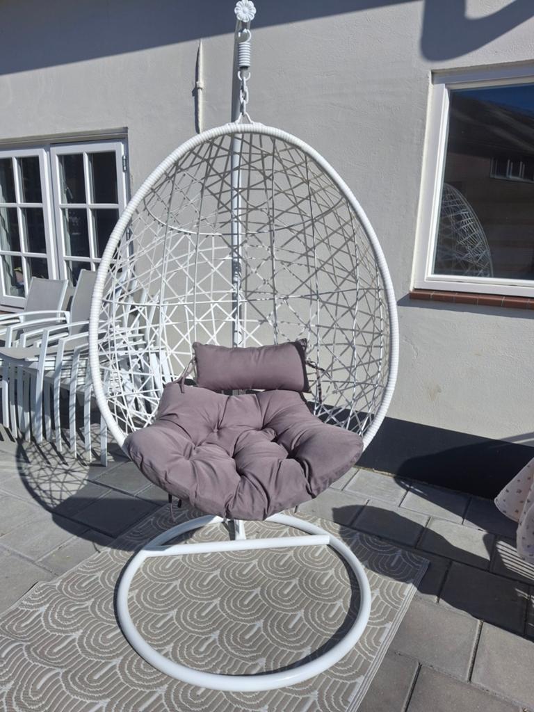 Nieuwe EI hangstoel - Xenos, Huis en Inrichting, Stoelen, Zo goed als nieuw, Eén, Metaal, Overige materialen, Wit, Ophalen