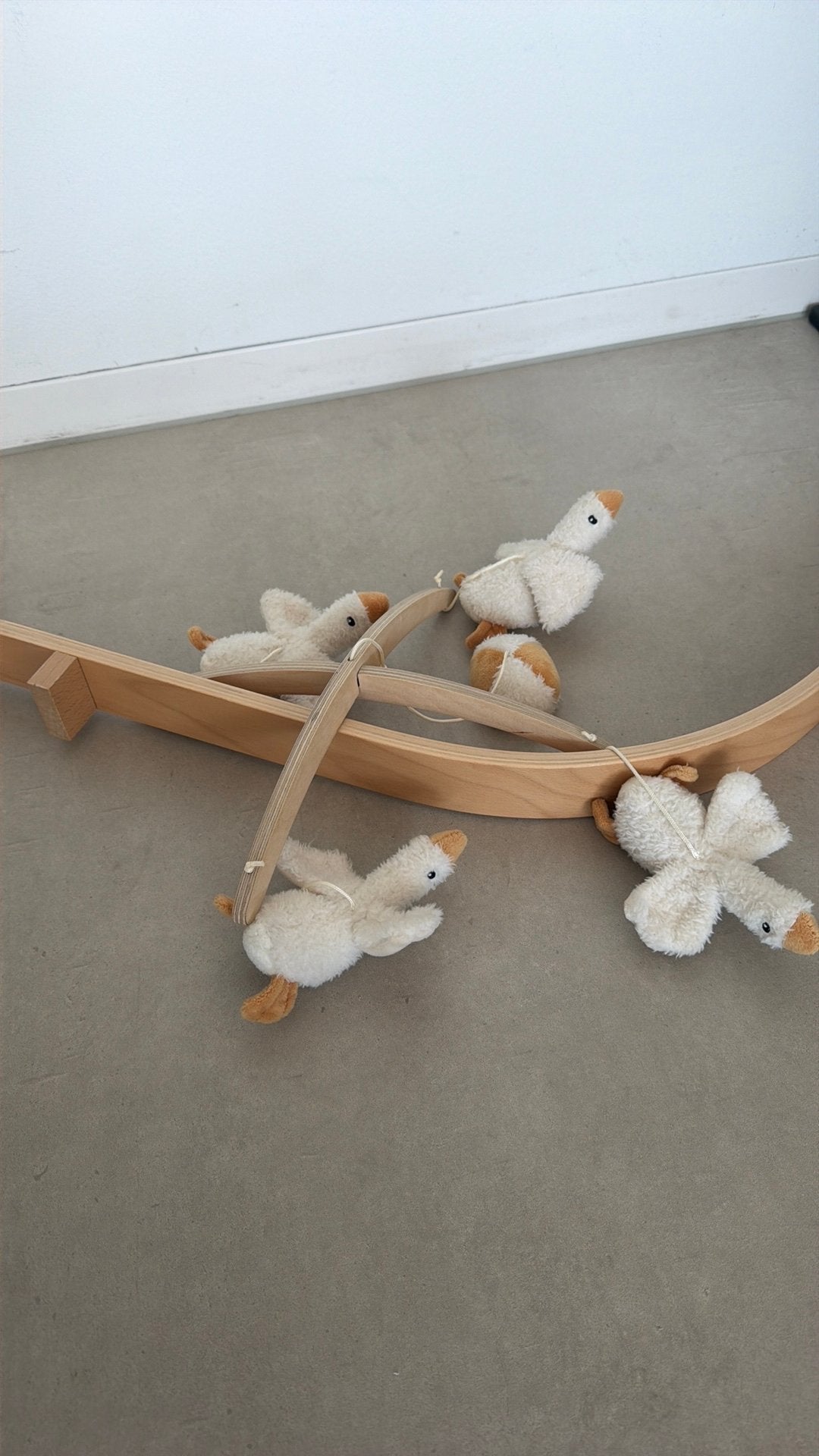Little Dutch Muziekmobiel Arm Hout met gansjes, Ophalen, Zo goed als nieuw