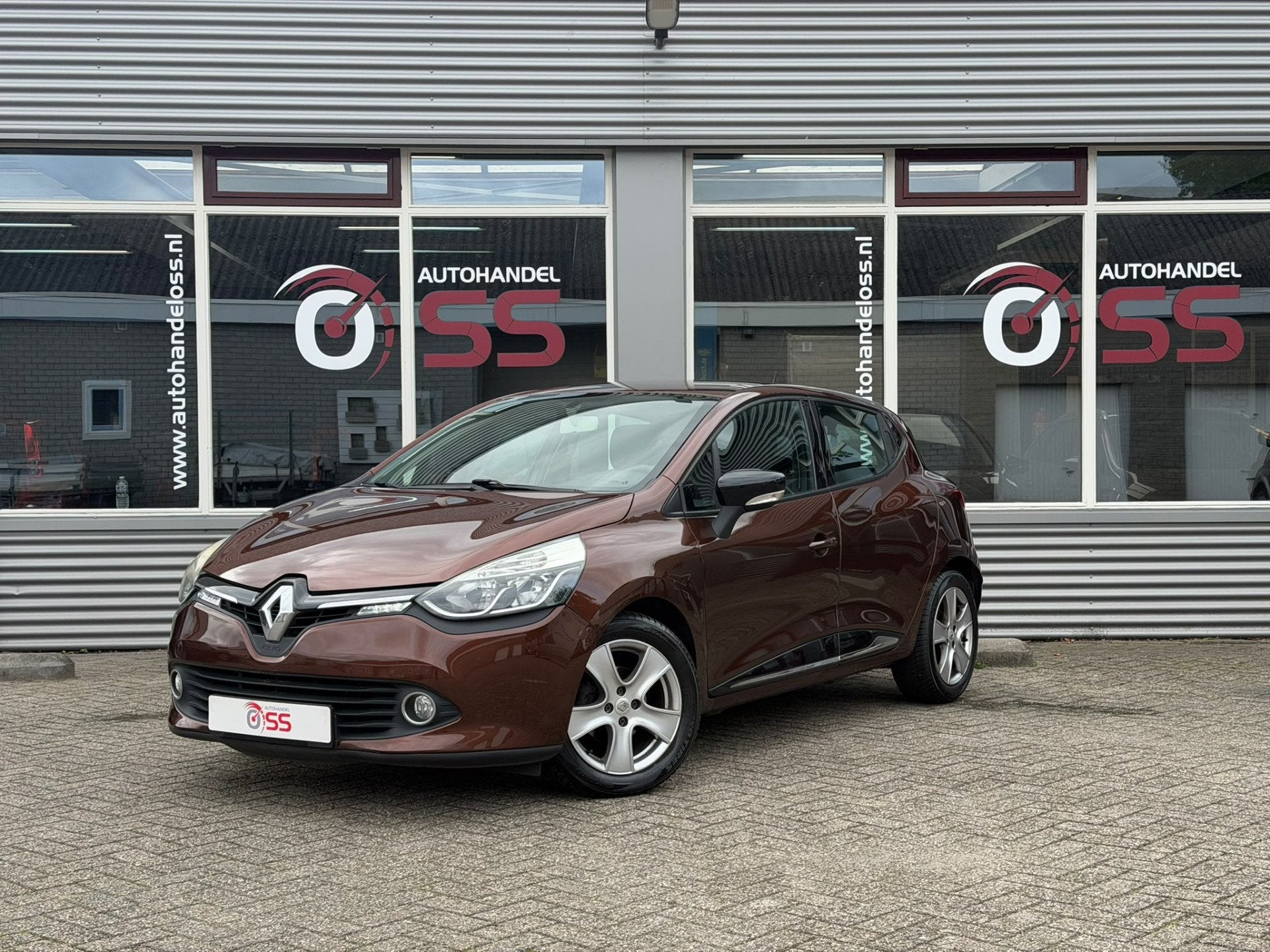 Renault Clio 0.9 TCe Expression AIRCO TREKHAAK LMV, Auto's, Voorwielaandrijving, 540 kg, Bruin, 23 km/l