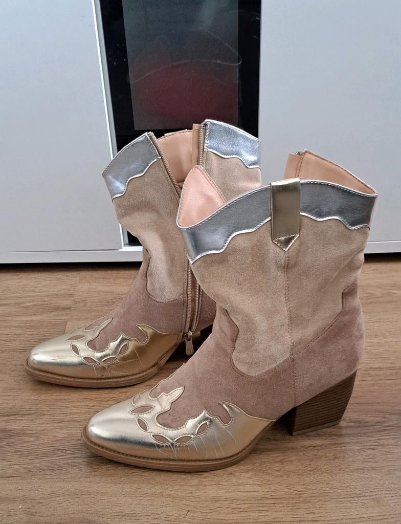 cowboylaarzen, Kleding | Dames, Schoenen, Beige, Lage of Enkellaarzen, Ophalen of Verzenden, Lucky shoes