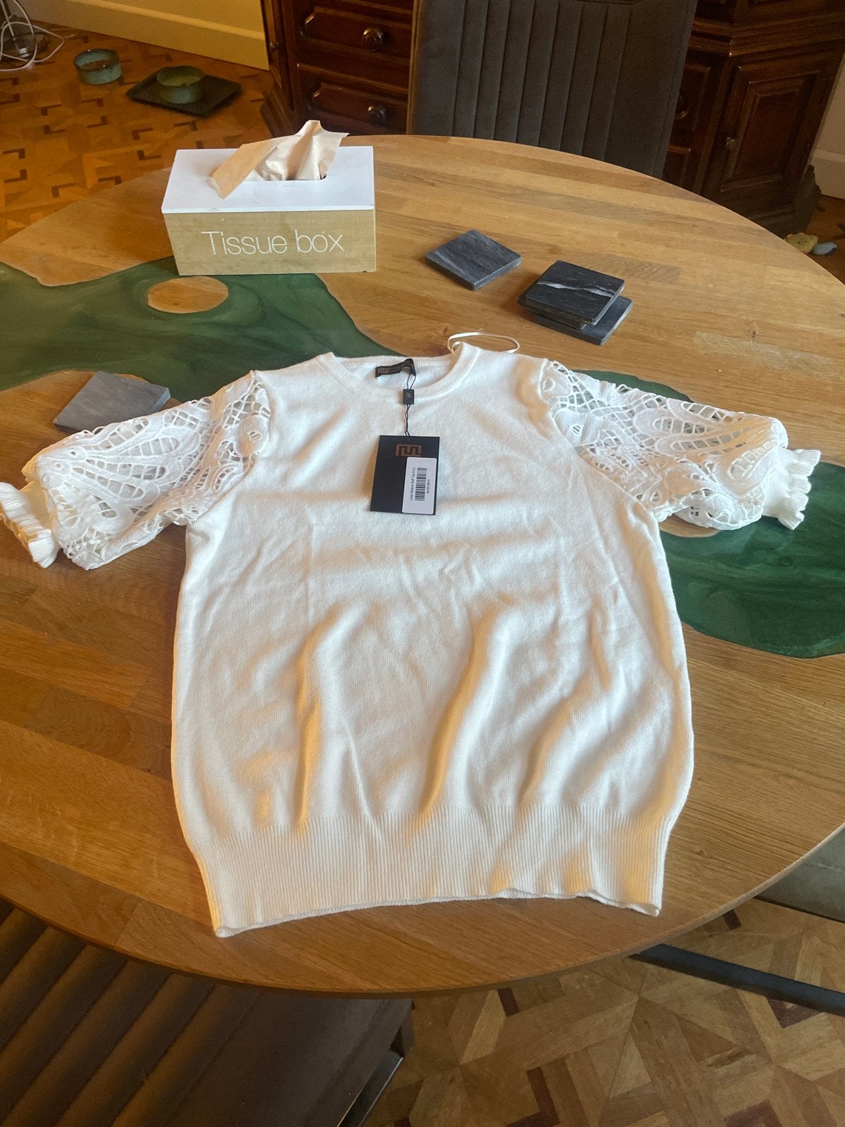 Nieuwe witte trui met kanten mouwen, Ophalen, Nieuw, Maat 38/40 (M), Wit