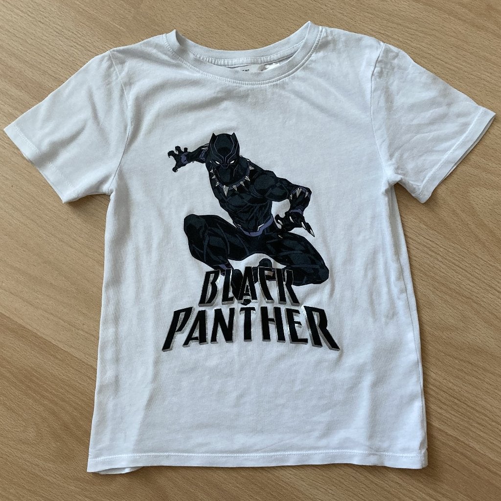 Black Panther T-shirt maat 122 - 128 - H&M Marvel, H&M, Ophalen of Verzenden, Zo goed als nieuw, Shirt of Longsleeve