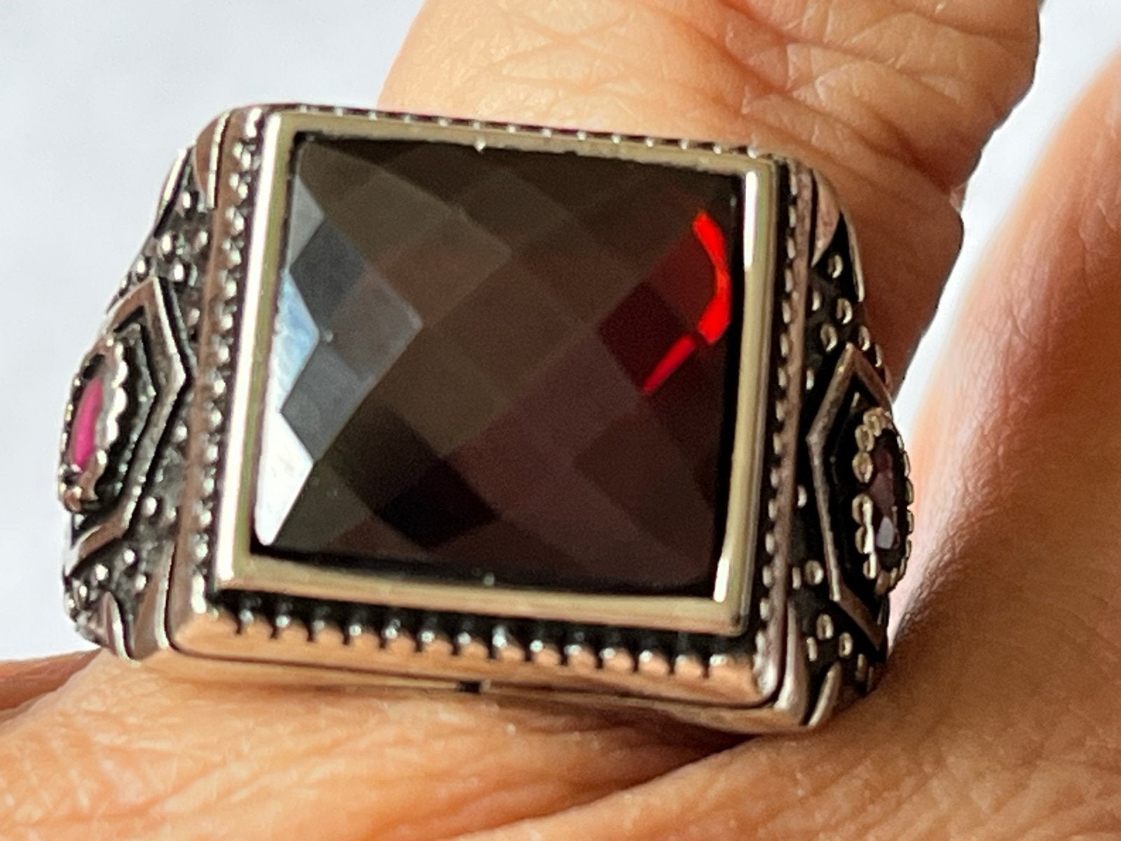 Zware Zilveren Ring met Robijn - Gekeurd en Gemerkt, Sieraden, Tassen en Uiterlijk, Ringen, Verzenden, 19 tot 20, Zo goed als nieuw