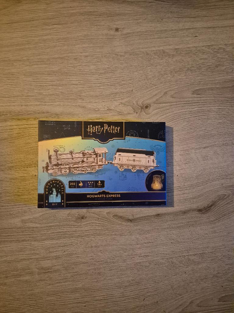 Hout bouwpakket puzzel harry Potter trein hoghwarts express, Ophalen of Verzenden, Overige typen