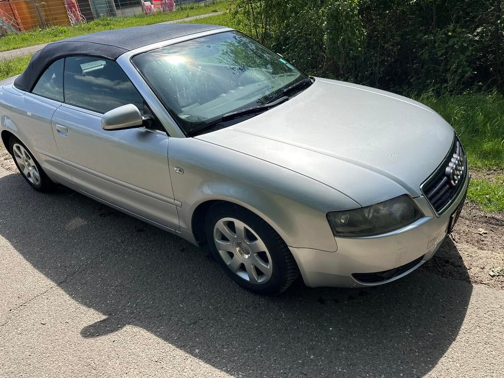 Audi A4 2.4 V6 125KW Cabrio AUT 2002 Grijs, Euro 5, Cabriolet, 4 stoelen, Grijs