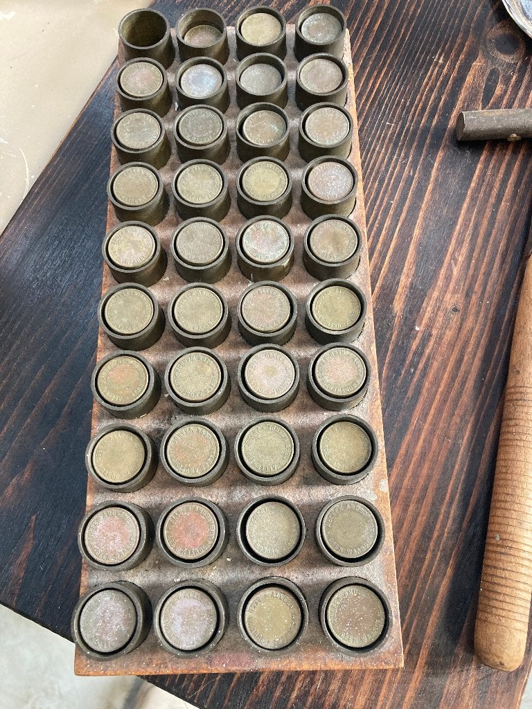 Vintage muntensorteerplank met munten, Ophalen of Verzenden, Gebruikt