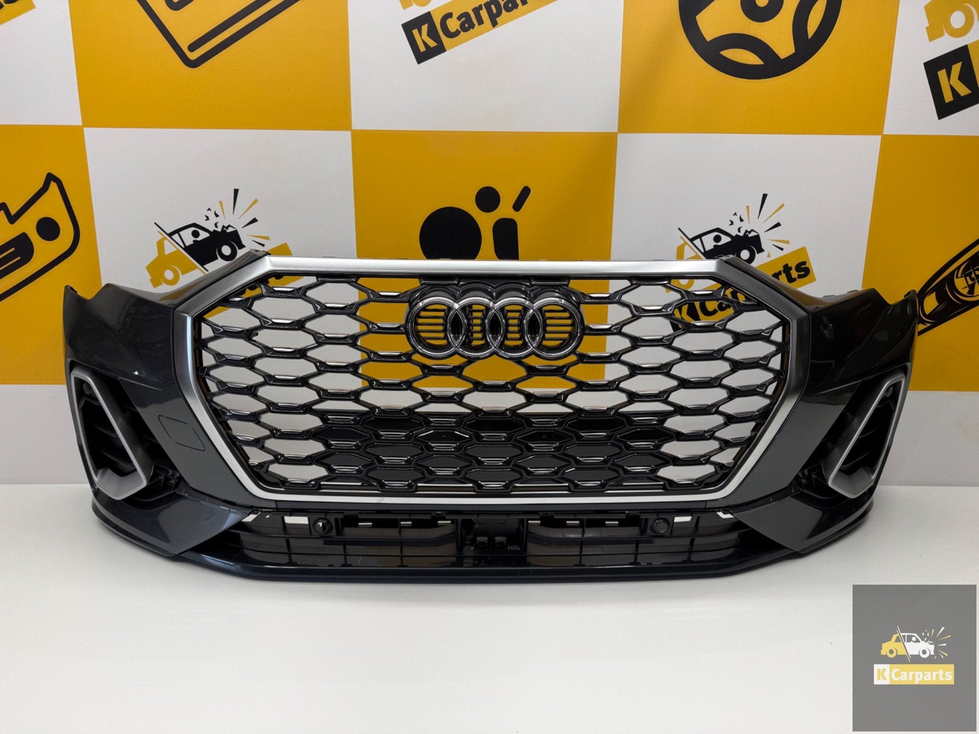 AUDI Q3 83A F3 S-LINE VOORBUMPER 83A807437D bumper