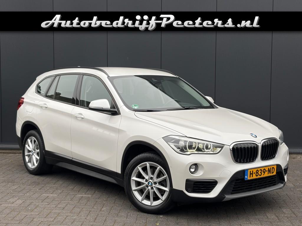 Bmw X1 sDrive18i Automaat Navigatie LED Cruise PDC Stoelverw, Gebruikt, Euro 6, Wit, 3 cilinders
