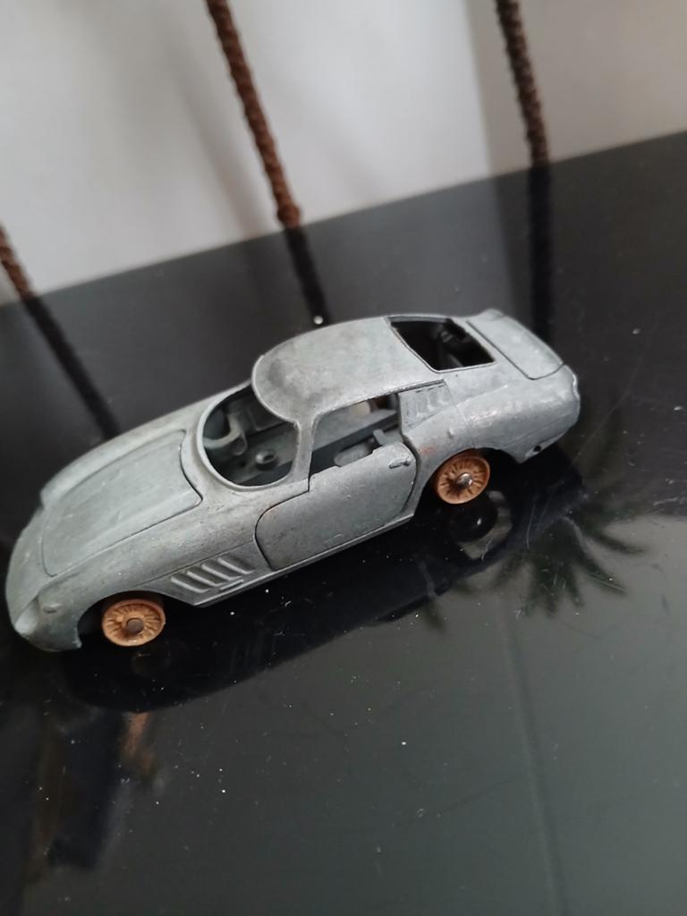 Ferrari 275GTB. Dinky toys France,  rollend casco, Ophalen of Verzenden, Gebruikt, Auto, Dinky Toys
