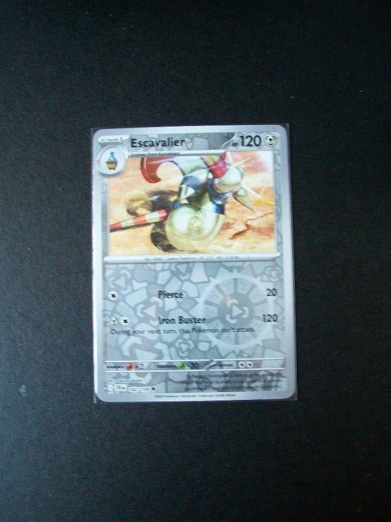 4715: Nieuwe Pokemon Kaart Holofoil ESCAVALIER HP120 102/159, Ophalen of Verzenden, Nieuw, Losse kaart, Foil
