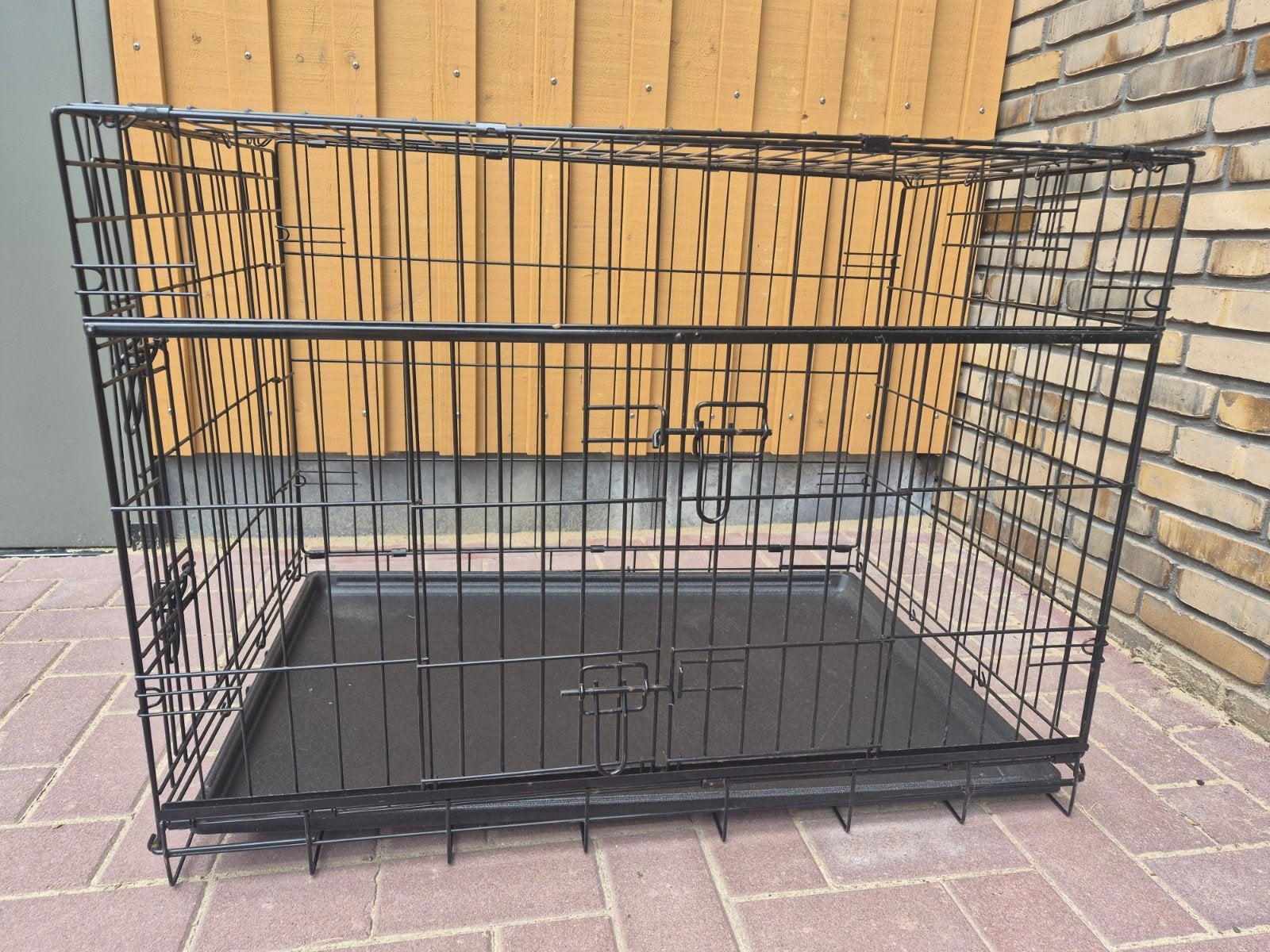Bench met schuifdeuren, Dieren en Toebehoren, Hondenhokken, Ophalen, Zo goed als nieuw, 75 tot 110 cm, 65 tot 100 cm